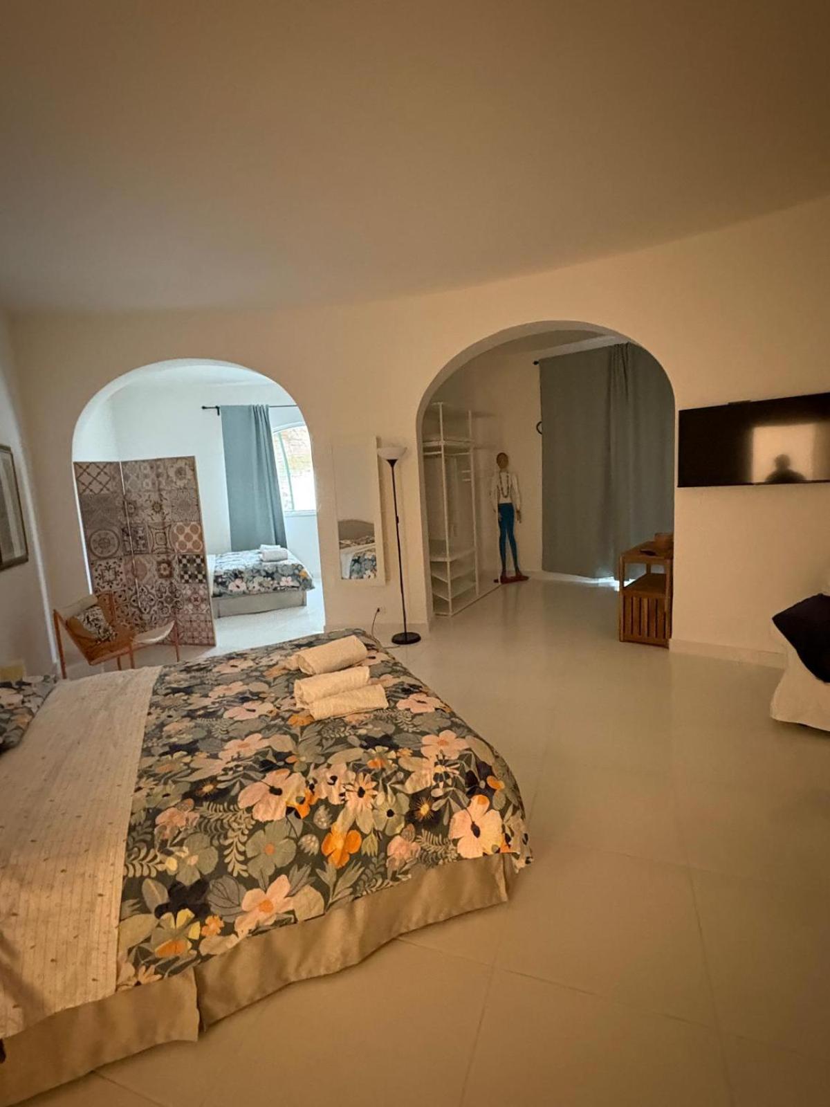 Frühstückspension Il Caimano B & B, Con Piscina Dall'11 Luglio Al 31 Agosto